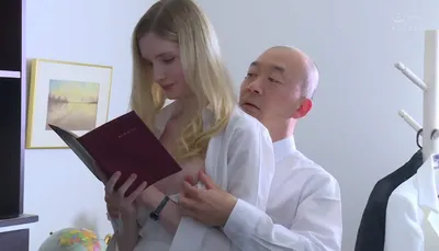 Cô vợ chấp nhận làm tình nhân cho đối tác của chồng để trả nợ