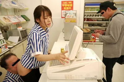 đi làm thêm ở cửa hàng tiện lợi, cô sinh viên bị anh cấp trên xoạc sml