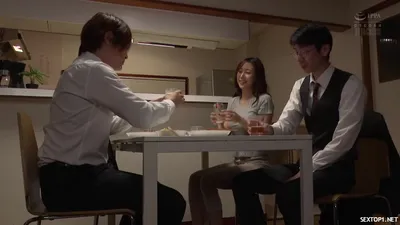 đến nhà cấp trên ở nhờ, ép quan hệ luôn bà xã sếp