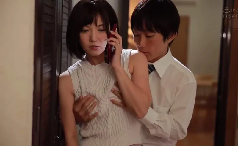 Gã chồng đi đánh golf, vợ ở nhà dẫn trai trẻ về nện cho sướng