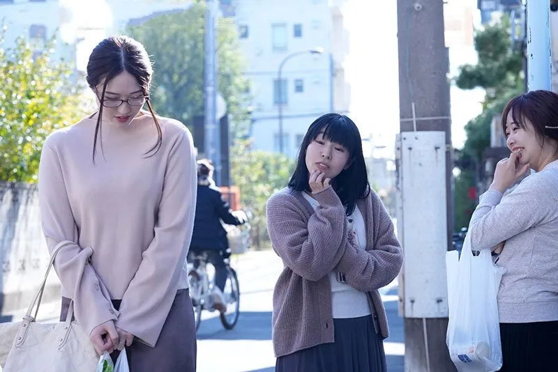 Trả thù mấy mụ gần nhà thường xuyên nói xấu bằng cách “cướp chồng yêu ả ta”