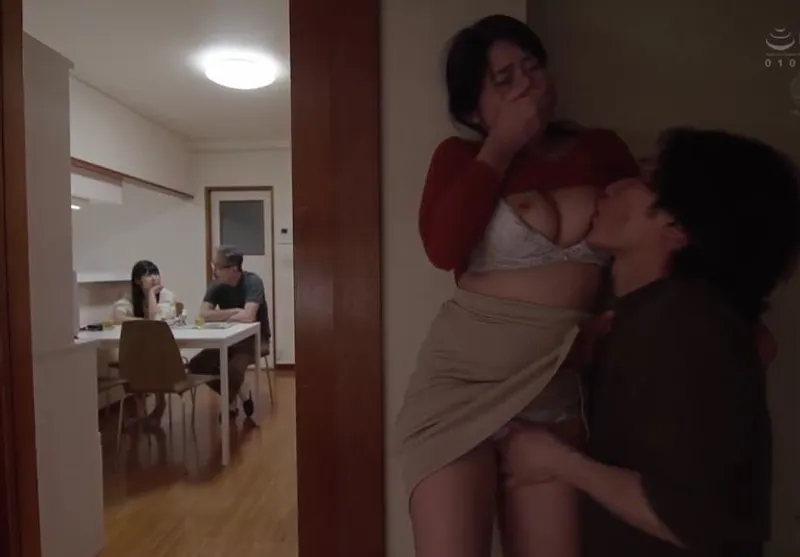 Má trộm nhìn vợ yêu anh xã con gái xoạc nào ngờ con rể nhìn thấy